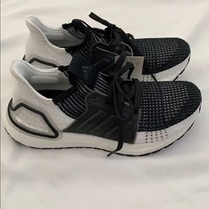 2019 Women’s UltraBOOST Size 6